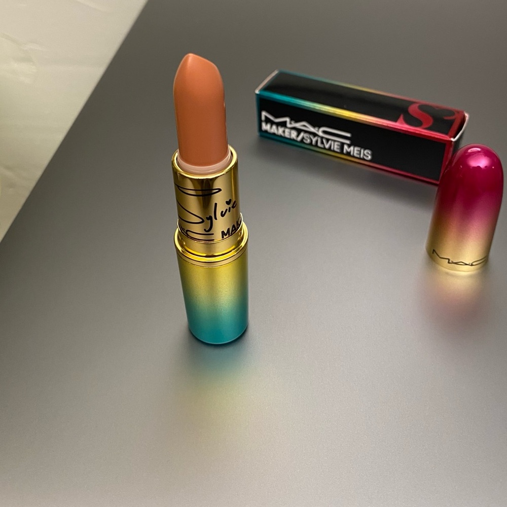 MAC Maker/Sylvie Meis Lipstick - Picture 3 of 4